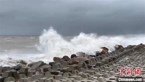 lupit|Over 33,000 evacuated as Typhoon Lupit makes landfall in .